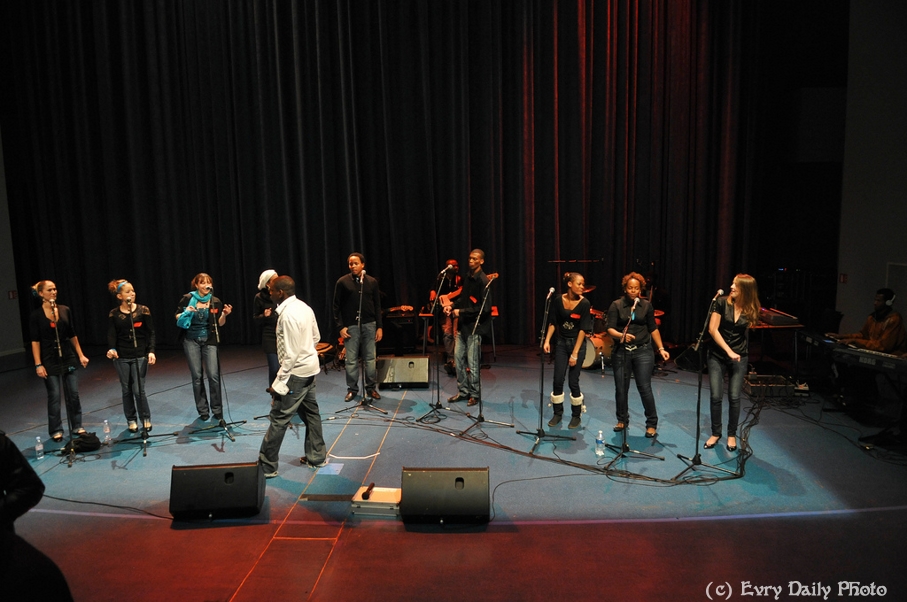Evry Daily Photo - Telethon Evry 2010 - Concert Evry University Gospel - large - 5243392185.jpg